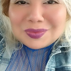 Meet your Posher, Liz